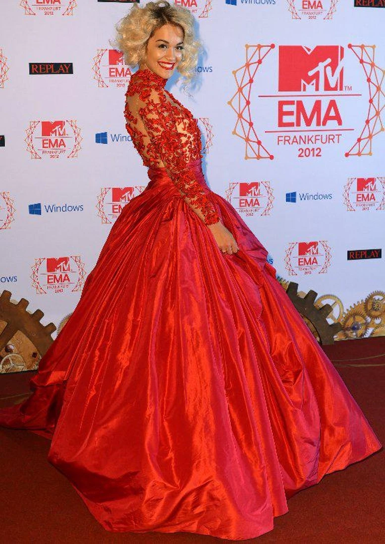 Vestidos de Noche de celebridades de tafetán de cuello alto de mangas largas elegantes, ropa de graduación roja, apliques de tul transparente, vestidos de alfombra roja