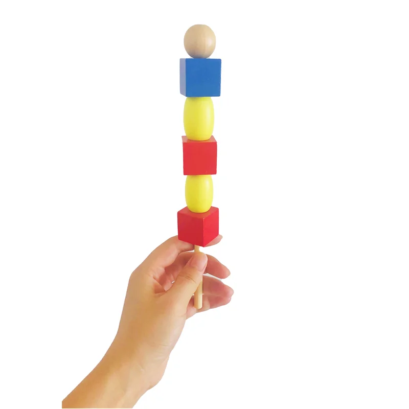 Giocattoli da infilare Attività di perline Montessori per bambini Coordinazione occhio-mano Pratica di abilità motorie fini Gioco di abbinamento delle forme dei colori