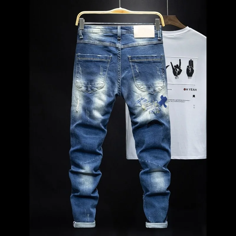 

New Spring Men Embroidery Hole Ripped Jeans High Street Casual Slim Pencil Pants Fashion Pocket Zipper Denim Trousers Plus Size