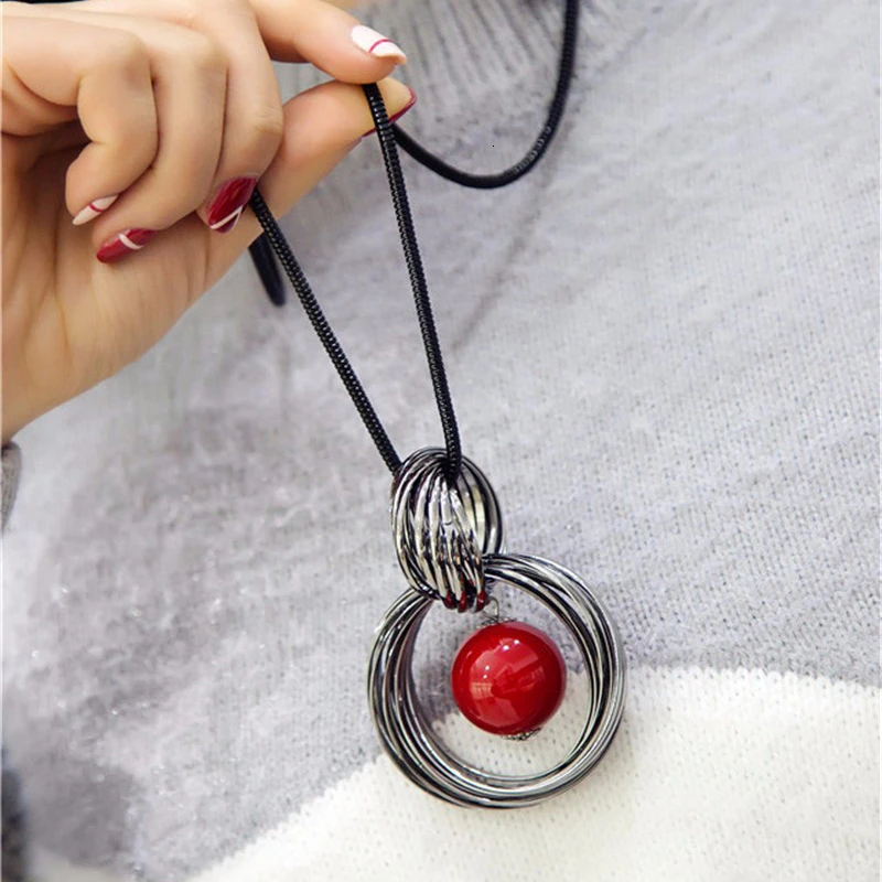 Fashion Metal Round Statement Pendants Necklaces For Women Jewelry Red White Pearl Ball Long Necklace Black Sweater Chain Choker