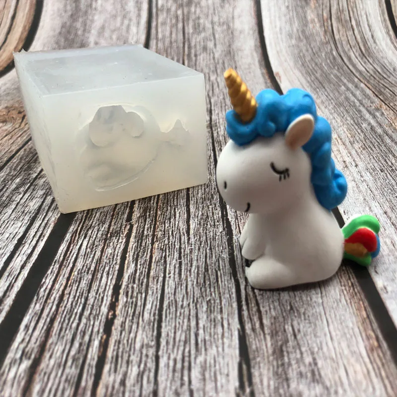 Moule Silicone Licorne Mon Expérience pour Créer des Savons Magiques aux Cadeaux Inoubliables