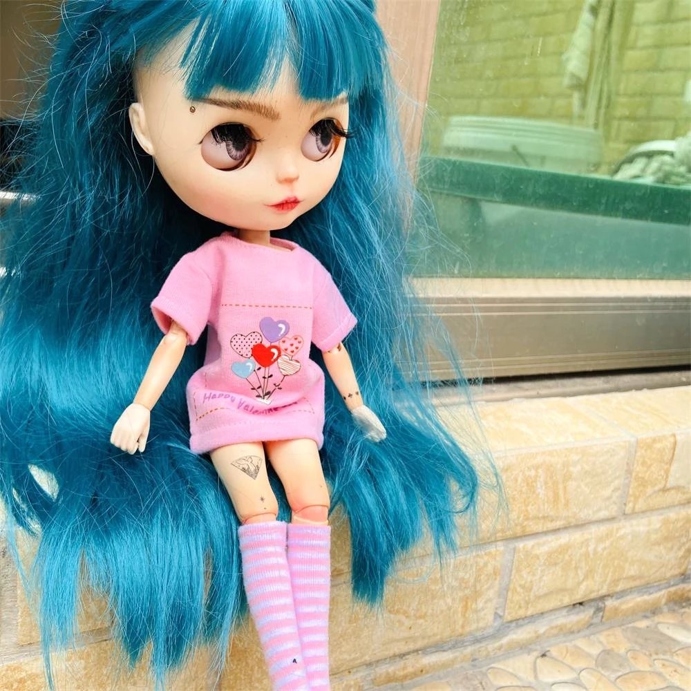 2 pcs/set of Barbies/blyth clothes, trendy character print short T-shirt + striped socks, can be used for 1/6 doll accessor