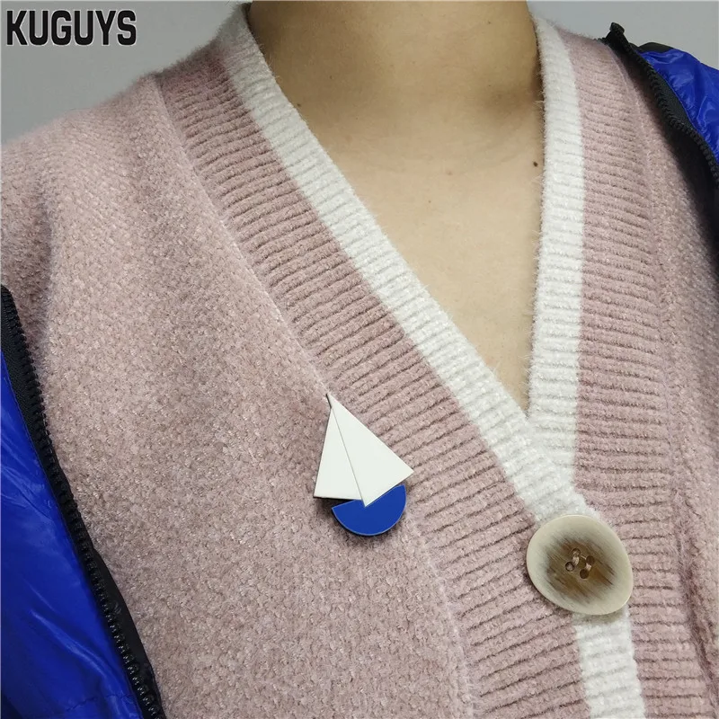 New Cute Sailboat Brooches for Women Girls kids Gift Acrylic Jewelry Collar Brooch Bag Pins Fashion Accessories