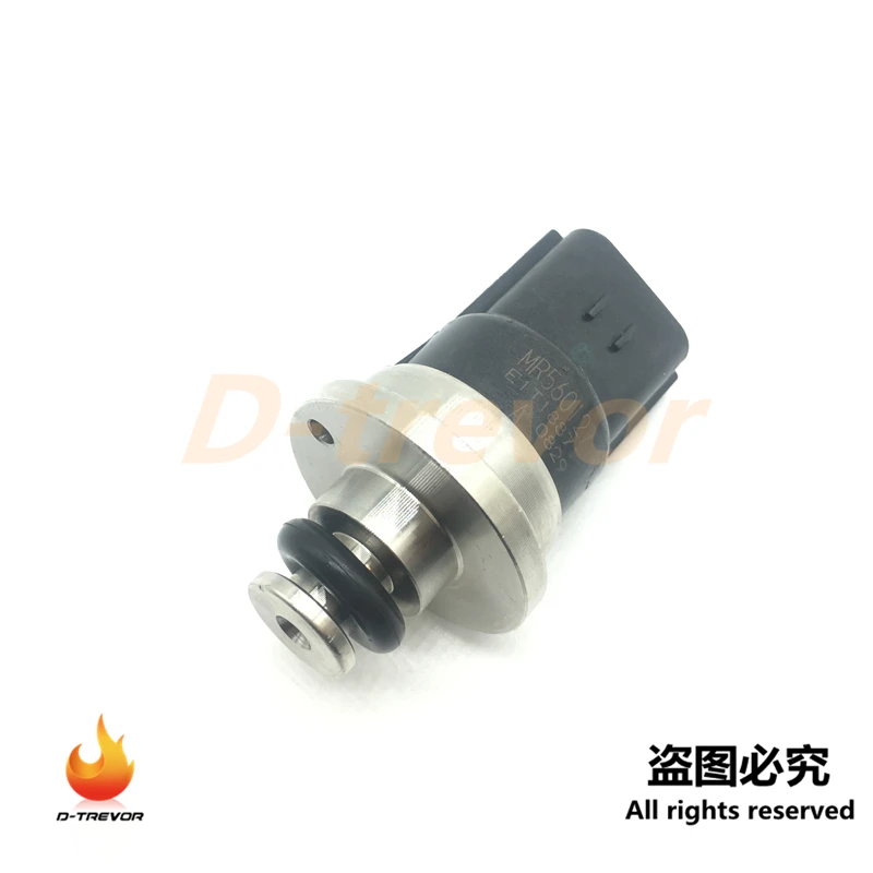 For Mitsubishi Montero Pajero  New High Quality Fuel Pressure Sensor MR560127 E1T18871