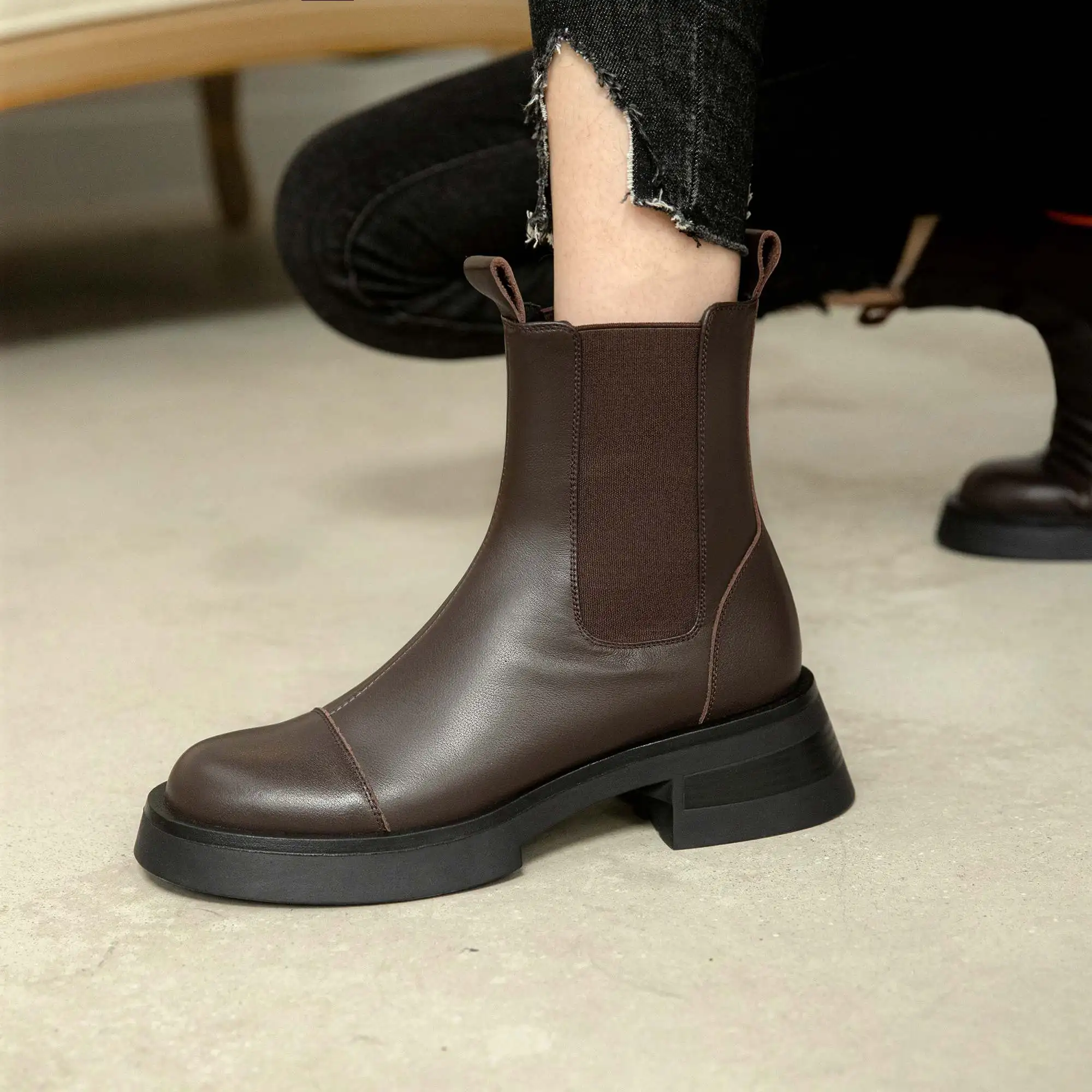 Krazing Pot Cow Leather Round Toe Chelsea Boots Slip On Flat Platform Keep Warm Punk Sexy Neutral Chic All-match Ankle Boots