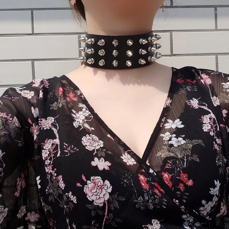 Punk PU Leather Spike Choker Necklace Women Rivets Neck Wear Funky Chockers collar lock fashion jewelry