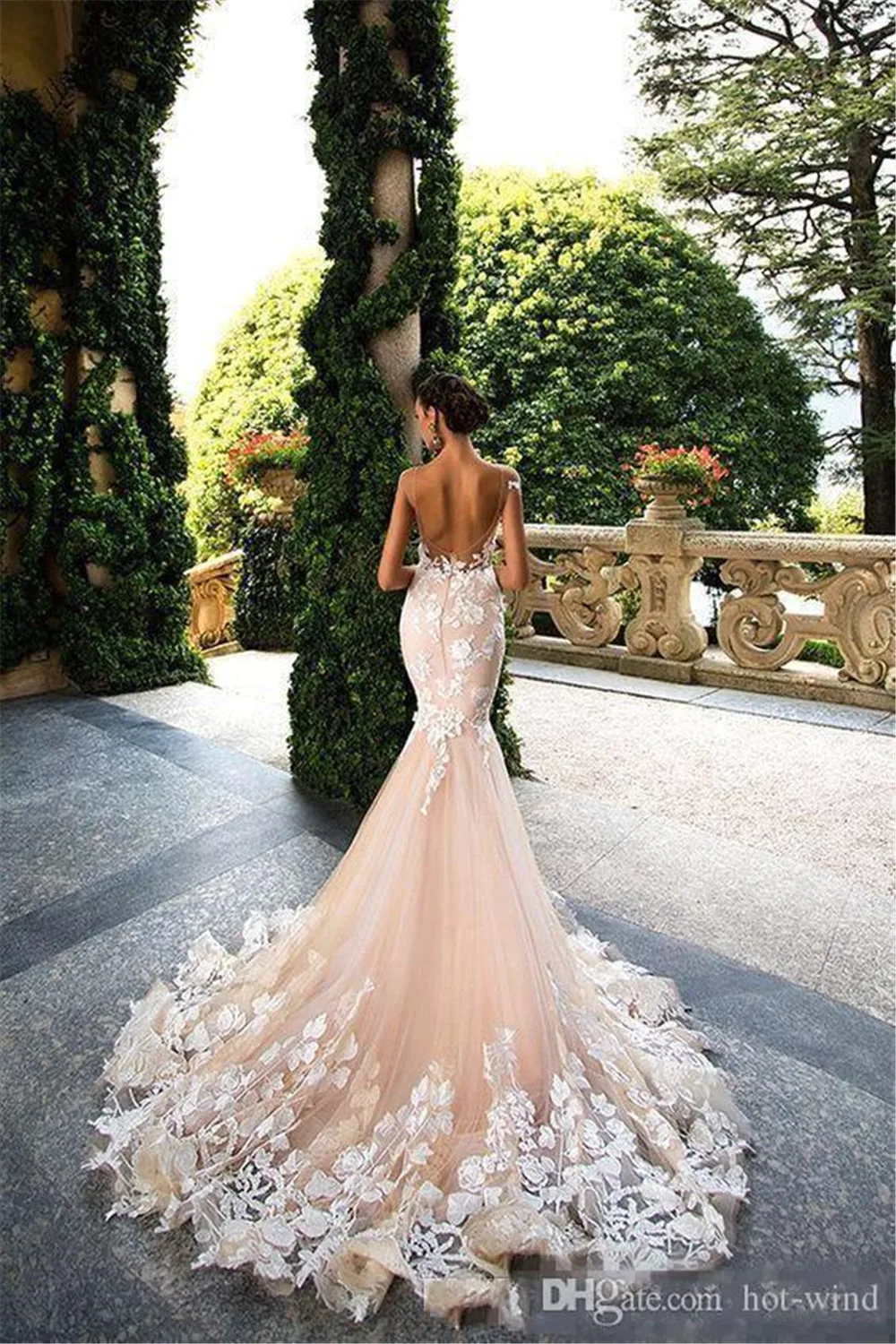 Champagne Lace Mermaid Wedding Dresses Sexy Illusion Appliques Cut Out V Neck Backless Bridal Gowns Vestido De Novia Customized