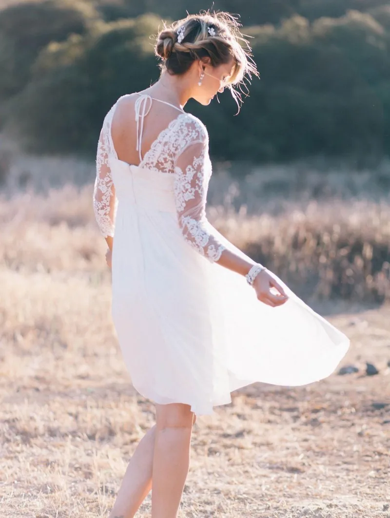 Robe de mariée style Boho, manches longues, dentelle courte, col en V, ligne a plissée, longueur aux genoux, mousseline de soie, robes de plage, 3/4