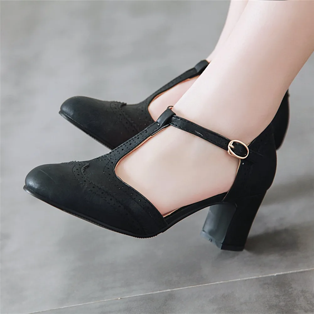 2024 Vintage PU Leather Women\'s Shoes Rome Style Splice Pointed Toe Buckle T-strap Ladies High Pumps Plus Size 32-43