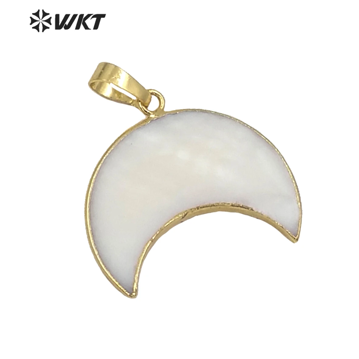 

WT-P1028 Wholesale 25mm white pearl crescent horn pendant, 24k gold trim carved mother of pearl horn pendant