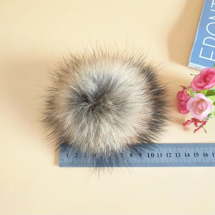 Nature 14cm real raccoon fur pom poms for knittted beanies caps  Pompoms for Skullies hats gorros