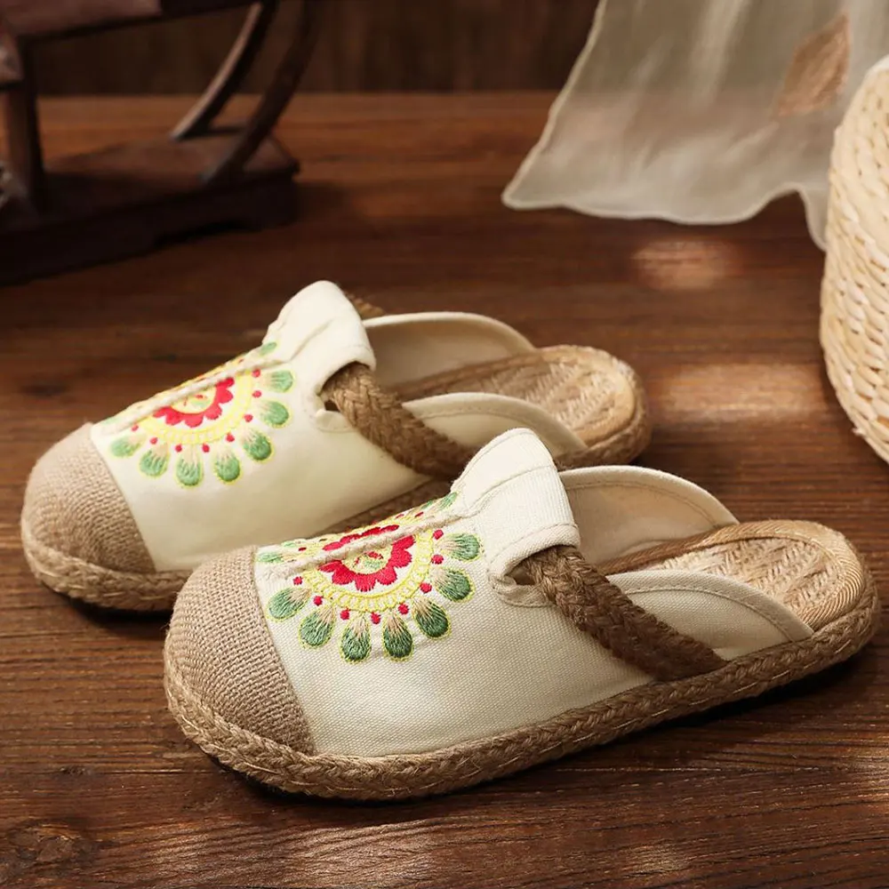 Veowalk Retro Summer Women Handmade Linen Canvas Close Toe Slippers Non-Slippery Bottom Ladies Flat Mules Embroidered Home Shoes