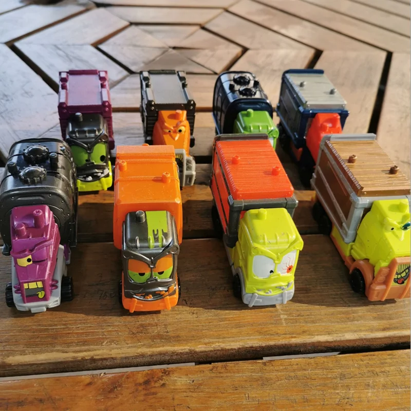 Casuale 1 pz super zings + 1 pz modello di camion per bambini giocattoli fai da te 3cm morbido superzings collezione figura bambole per bambini che