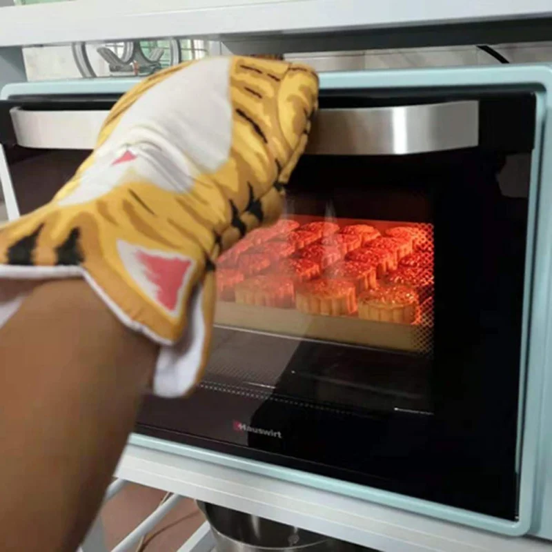 3D Cartoon Cat Paws Oven Mitts Long Cotton Baking Insulation Microwave Non-slip Gloves Cotton Baking Insulation Gloves