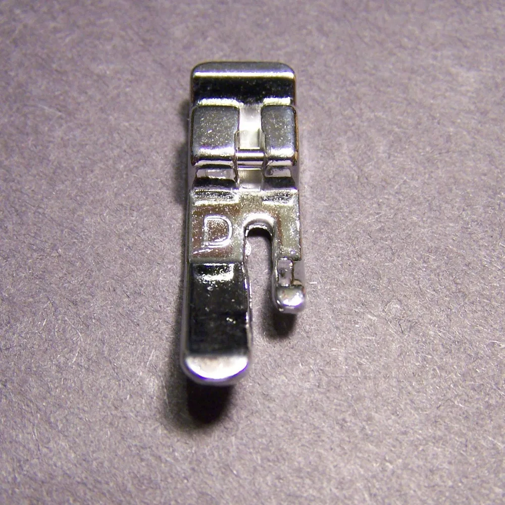 SINGER Sewing Machine Slant Shank Needle Snap On Straight Stitch Narrow Foot #541537