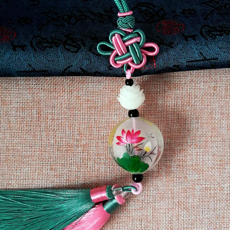 Подвеска ручной работы с рисунком внутри
