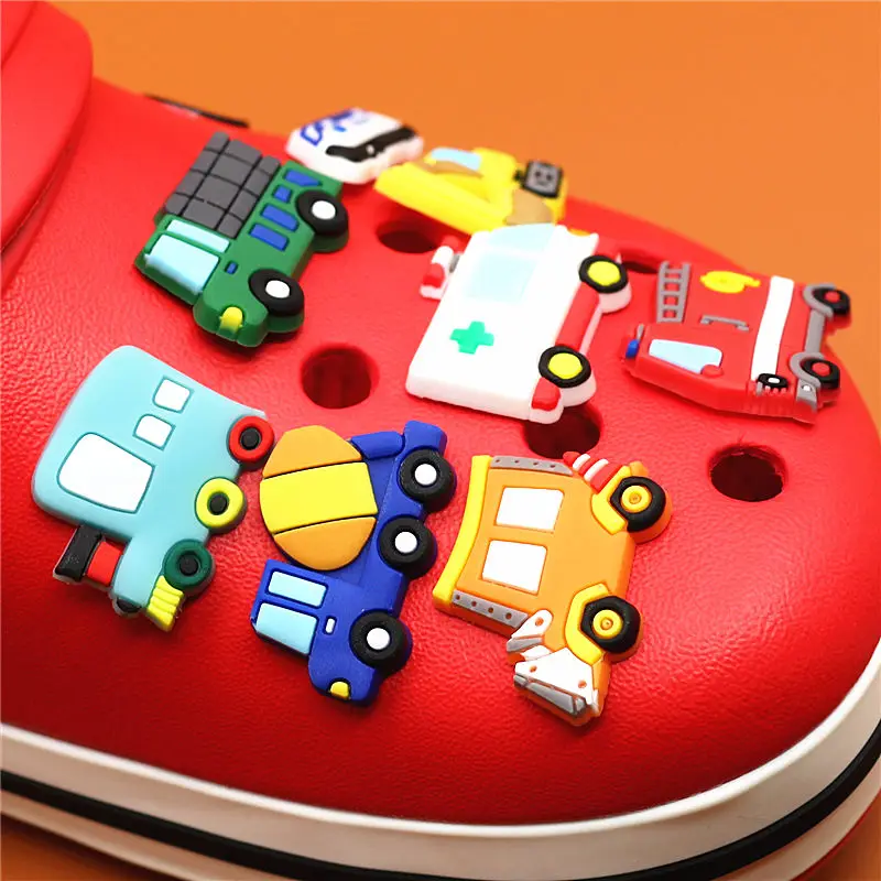 Vendita singola 1 pz ciondoli per scarpe veicoli da costruzione e treni accessori per fibbia per scarpe decorazioni per scarpe fit X-mas per bambini