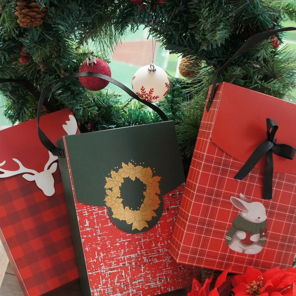 

5 Pcs Christmas Garland Rabbit Elk Style Paper Box with Handle Roll Cake Candy Cookie Chocolate Gift Packaging New Year