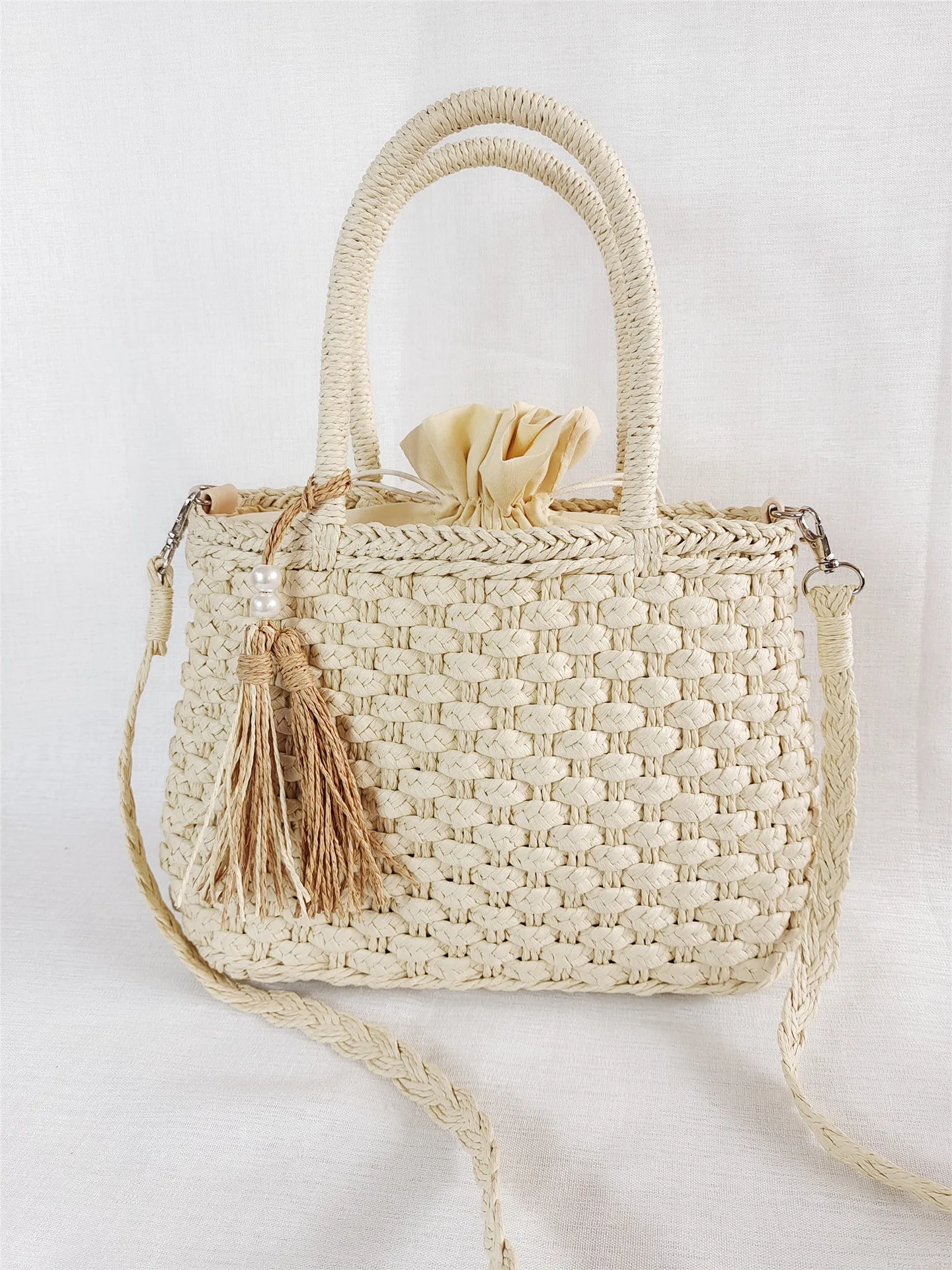 Fashion Tassel Straw Bags Rattan Weave Women Handbags Designer Luxury Handmade Paper Shoulder Crossbody Summer Beach Bags 2021