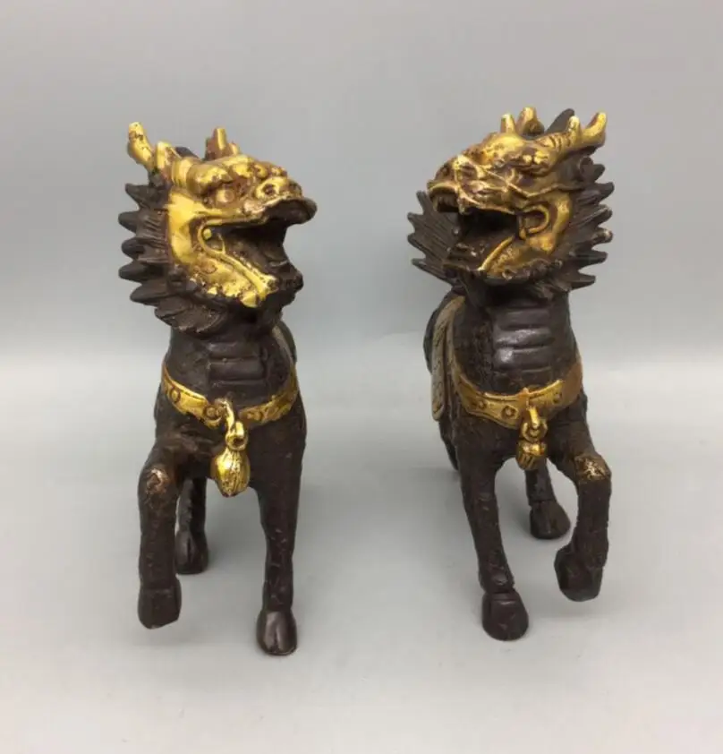 A pair antique brass Kirin auspicious beast statues home desktop Feng Shui auspicious decoration handicraft