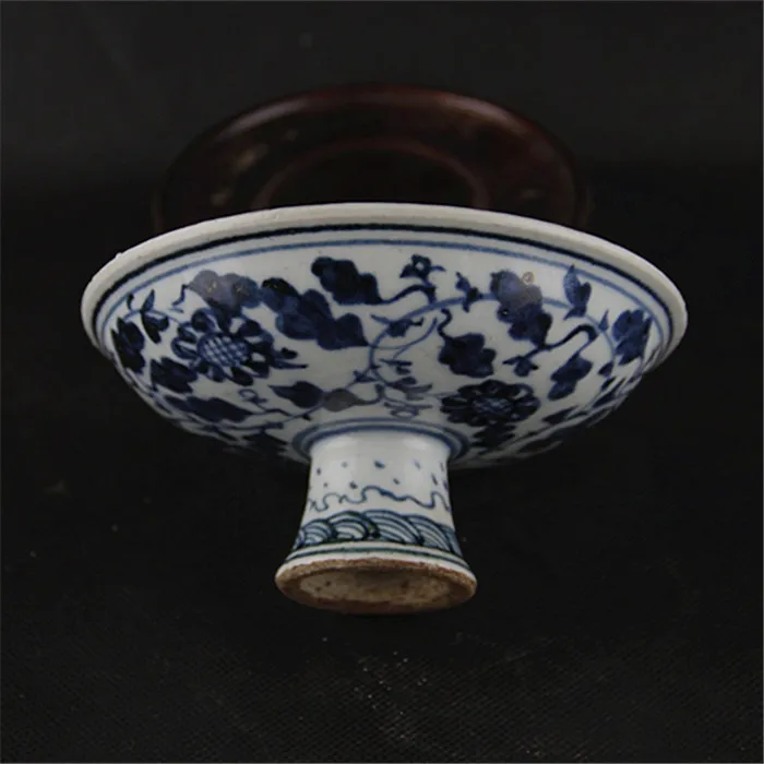 Ming Dynasty Blue And White Hand-Painted Fish-Grass Pattern High-Foot Bowl Fruit Plate