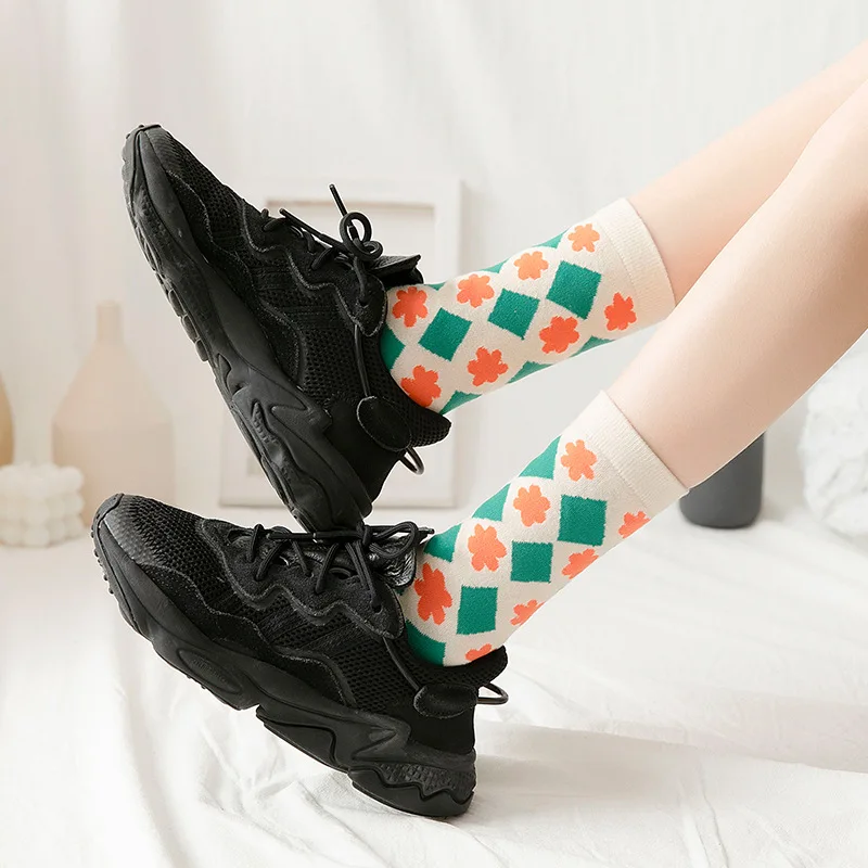 Autumn Women Tube Socks College Student Fashion Long Socks Retro ins cute stockings Girl calcetines mujer 5 Pairs Freeshipping