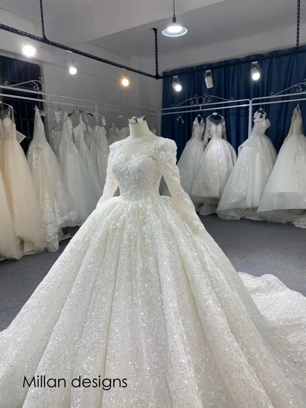 Real Photos Luxury Long Sleeves Wedding Dresses Pearls Beaded Ball Gown Bridal Dress Lace Bridal Gown 2024 Vestido De Novias