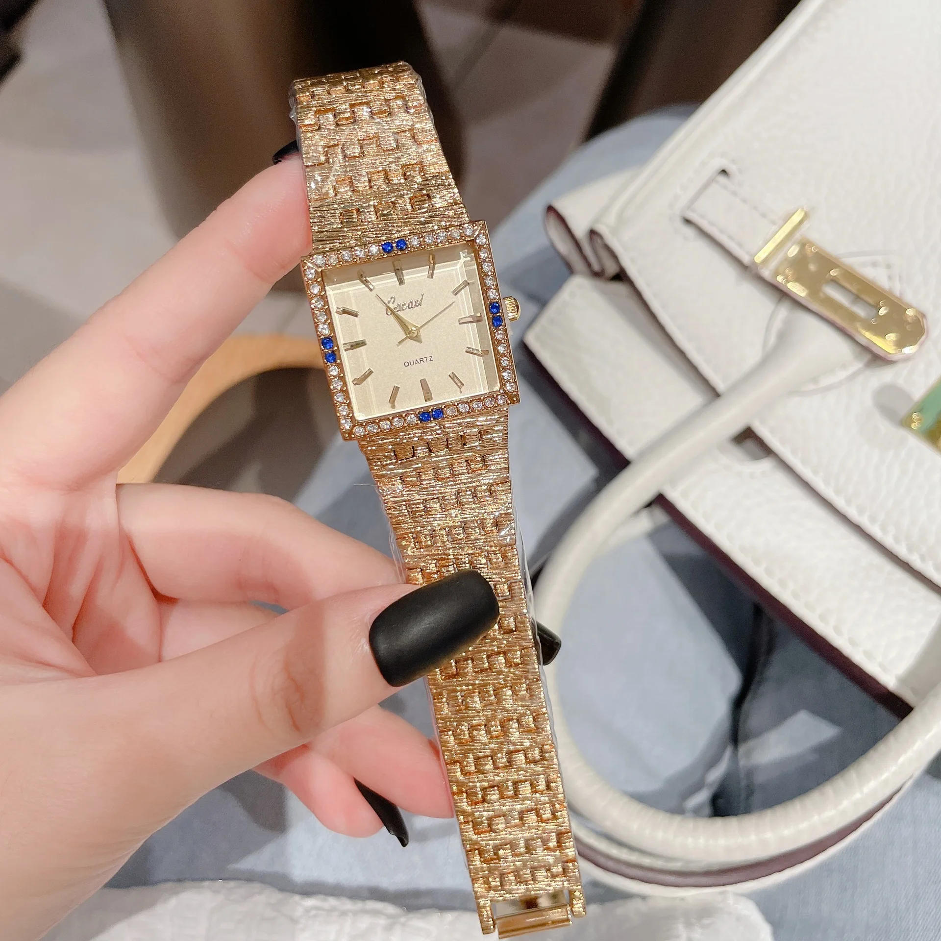 Ladies Fashion Watch Stainless Steel Band Luxury Diamond Diamond Green Square Dial Gold Watch