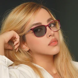 New Square Anti Blue Light Computer Presbyopia Photochromic Glasses Women Clear Resin Reader Sunglasses With Diopter 0 To +6.0