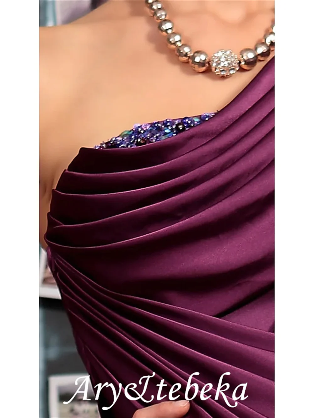 Elegante casamento convidado formal vestido de noite um ombro sem mangas até o chão cetim com pregas cristais draping 2021