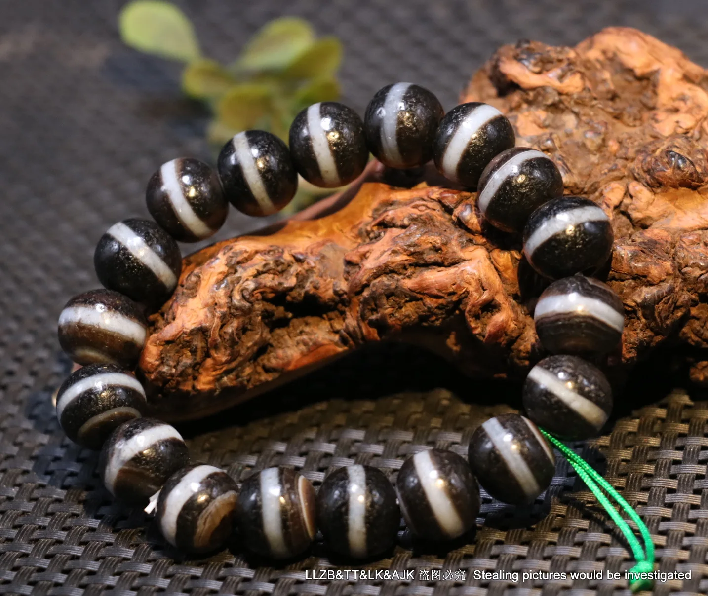 

Ultra Energy Tibetan Top Old Agate Silkworm Line Healer Medicine dzi Bead Bracelet 4A++ LKbrother Talisman UPD210519A4