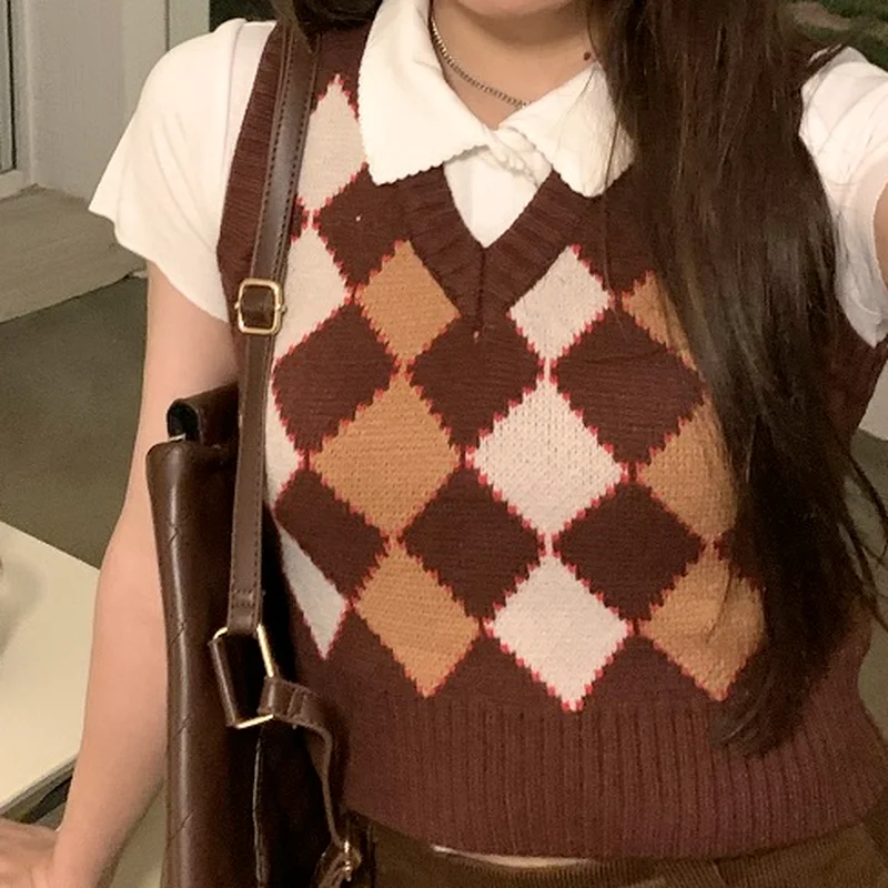 Sweater Vest Women All-match Ins Korean Style Vintage Brown Retro Ladies Chic Sleeveless Argyle V-Neck Slim College Crop Clothes