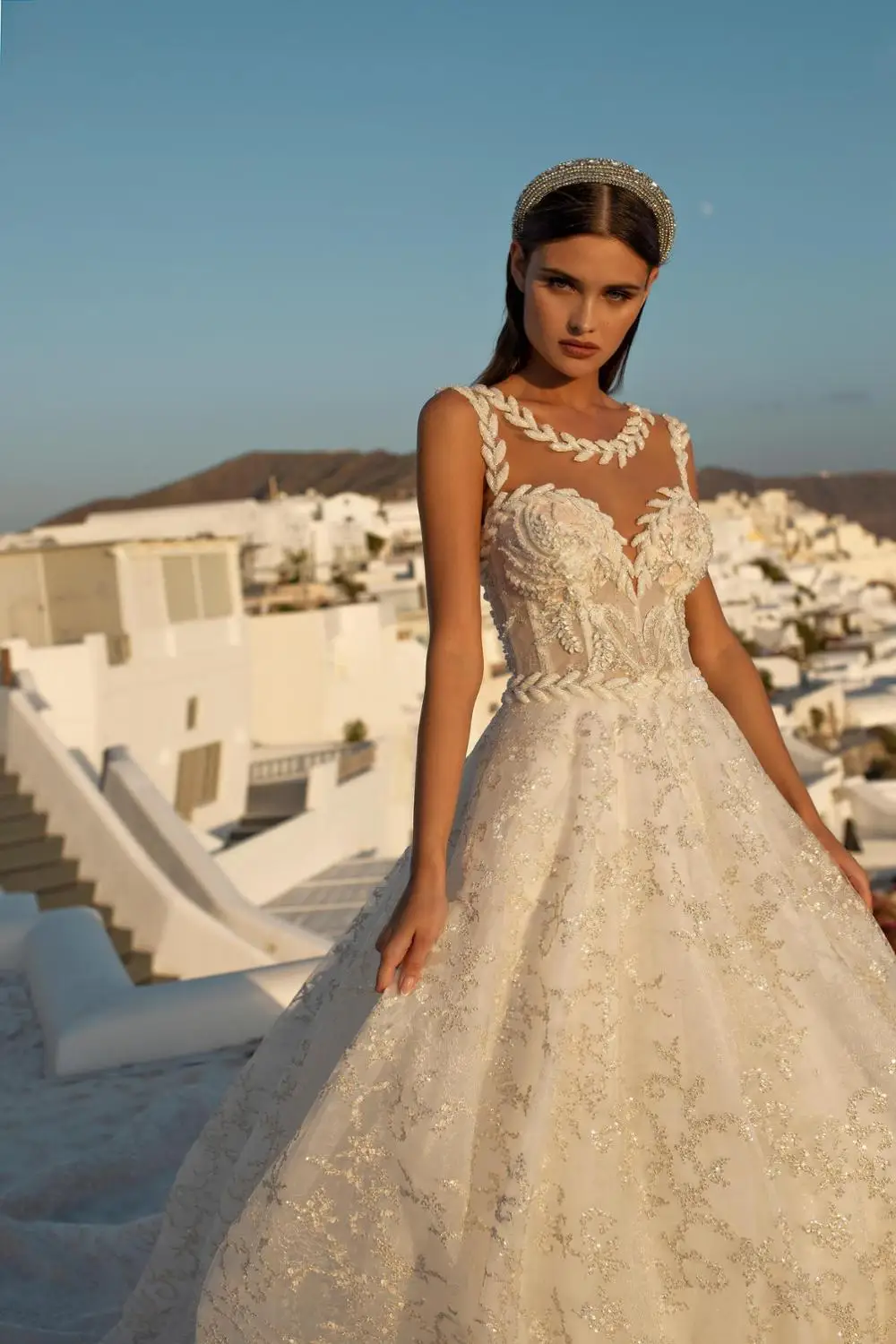 2020 uma linha vestidos de casamento o-pescoço sem mangas rendas apliques lantejoulas vestidos de noiva botão volta varredura trem vestido de casamento