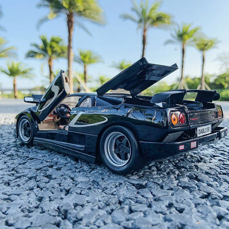 Maisto 1:18ランボルギーニディアブロsvスポーツカーアロイレトロカーモデルクラシックカーモデルカーデコレーションコレクションギフト