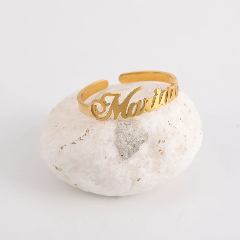 Sipuris Personalisierter Namensring aus Edelstahl, Maßgefertigter Ring für Frauen und Männer, Einzigartiger Schmuck, Paarring für Hochzeiten – Detail 7