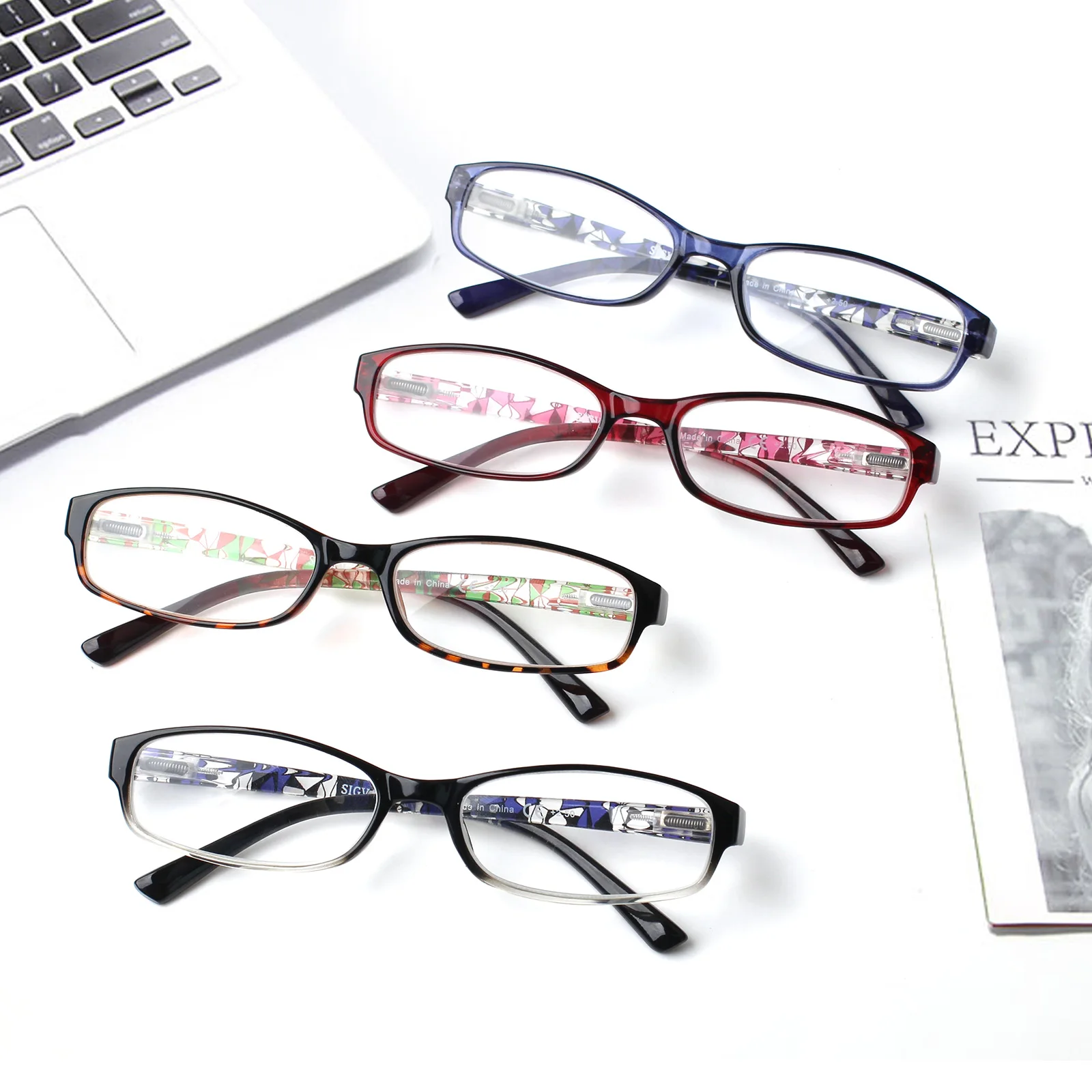 

Henotin Reading Glasses Spring Hinge Fashion Print Flower Mirror Legs Men and Women Small Frame Reader Eyeglasses+2.0+2.5