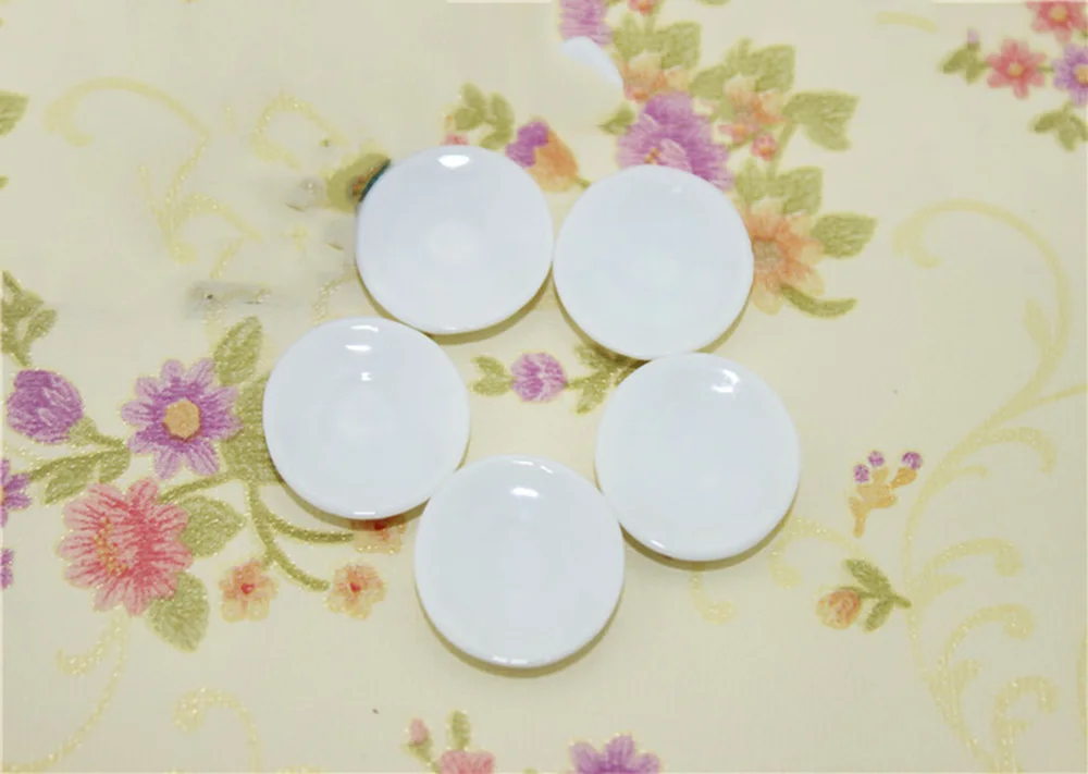 5Pcs 1/12 Dollhouse Miniature Accessories Mini Ceramic Cake Plate Simulation Dish Model for Doll House Decoration ob11