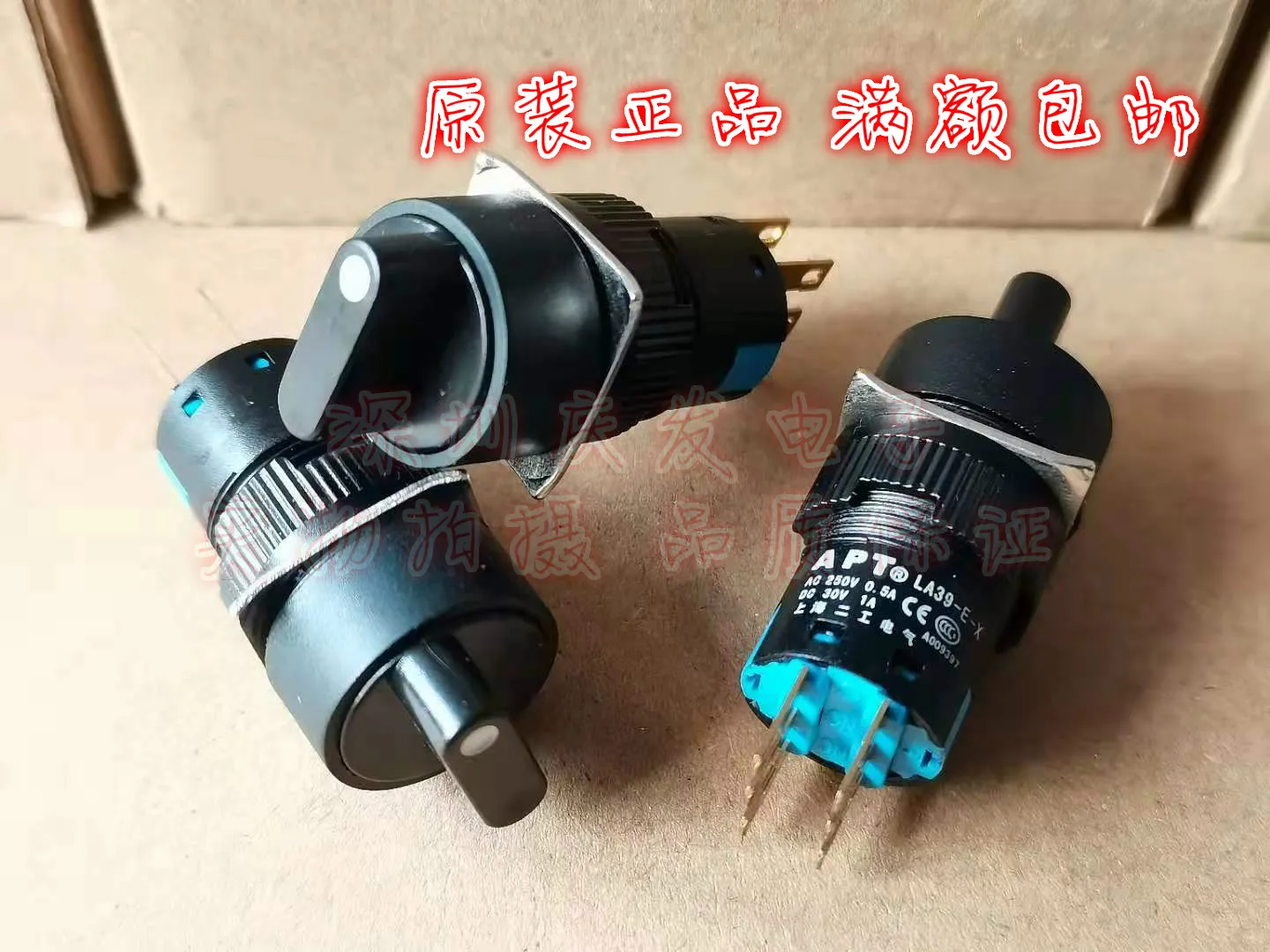 

Оригинальный новый 100% ручной переключатель LA39-E22XS/k 6-контактный 3-ступенчатый переключатель с отверстием 16 мм, позолоченная ножка
