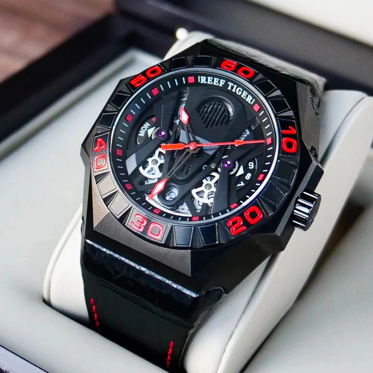 

Reef Tiger/RT Limited Unique Transformers Dial Men Automatic Mechanical Watch Waterproof 200M Dive Sport Multifunction Watches
