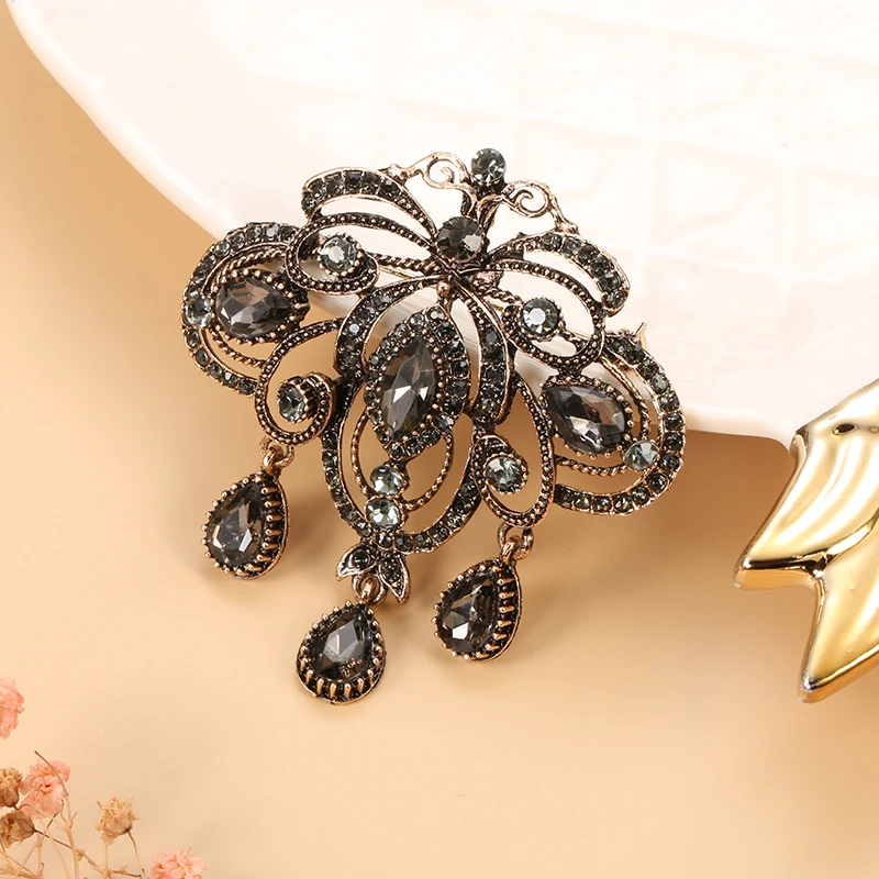 2020 Elegant Flower Crystal Brooches For Women Large Vintage Fashion Bowknot Brooch Retro Pattern Hollow-out Jewelry Party Gift