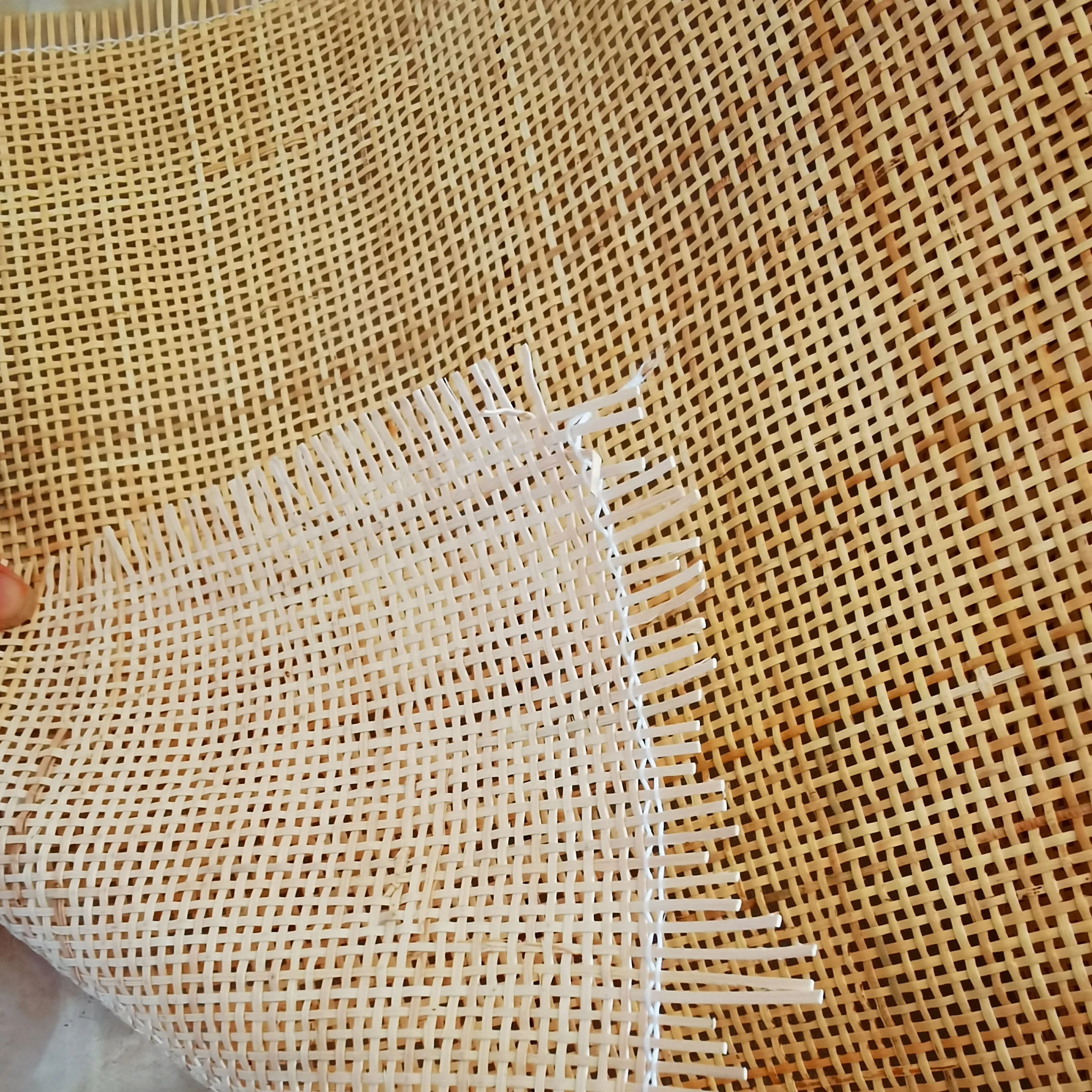 40-45CM di larghezza 1 -- 2 metri 2.0mm tessitura di canna naturale a scacchi tessuto in Rattan reale rotolo armadio scarpiera accessori per divani