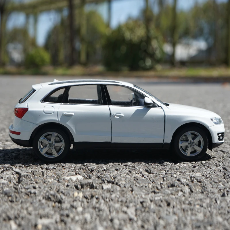 WELLY 1:24 AUDI Q5 SUV Legierung Auto Modell Gießt Druck & Spielzeug Fahrzeuge Sammeln Auto Spielzeug Junge Geburtstag geschenke