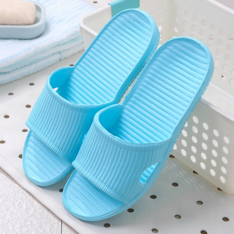 Yeni kadın kapalı kat düz ayakkabı yaz kaymaz Flip flop banyo ev terlik kadın terlik rahat Zapatillas de hombre