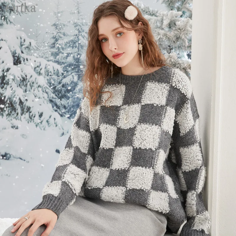 ARTKA 2021 Winter New 3 Color Elegant Loose Checkerboard Wool Knitted Sweater O-Neck Pullover Thick Warm Sweaters Women YB29212D