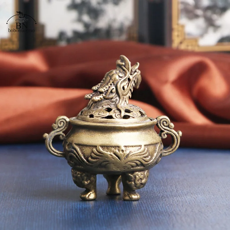 Antique Copper Tripod Incense Burner With Dragon Head Cover Brass Caldron Censer Chinese Pattern Incense Holder Home Desk Decors