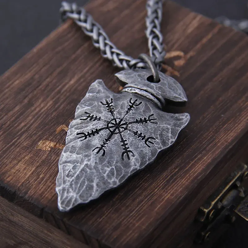 Vintage Unisex Punk Pendant Necklace Viking Triangle Compass Neck Accessories For Men Women Chain Necklace Gifts