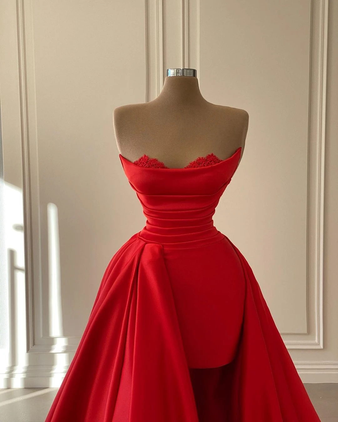 Robe de Soirée en Satin pour Femme, Élégante, Rouge, Style Arabe, Sans Bretelles, avec Longue Jupe, Traîne, Spectacle, Bal