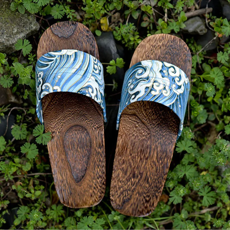 Men's Wooden Outdoor Slippers Japan Style Ocean Wave Prints Flat Heel Summer Casual Sandals Beach Slippers Cosplay Shoes