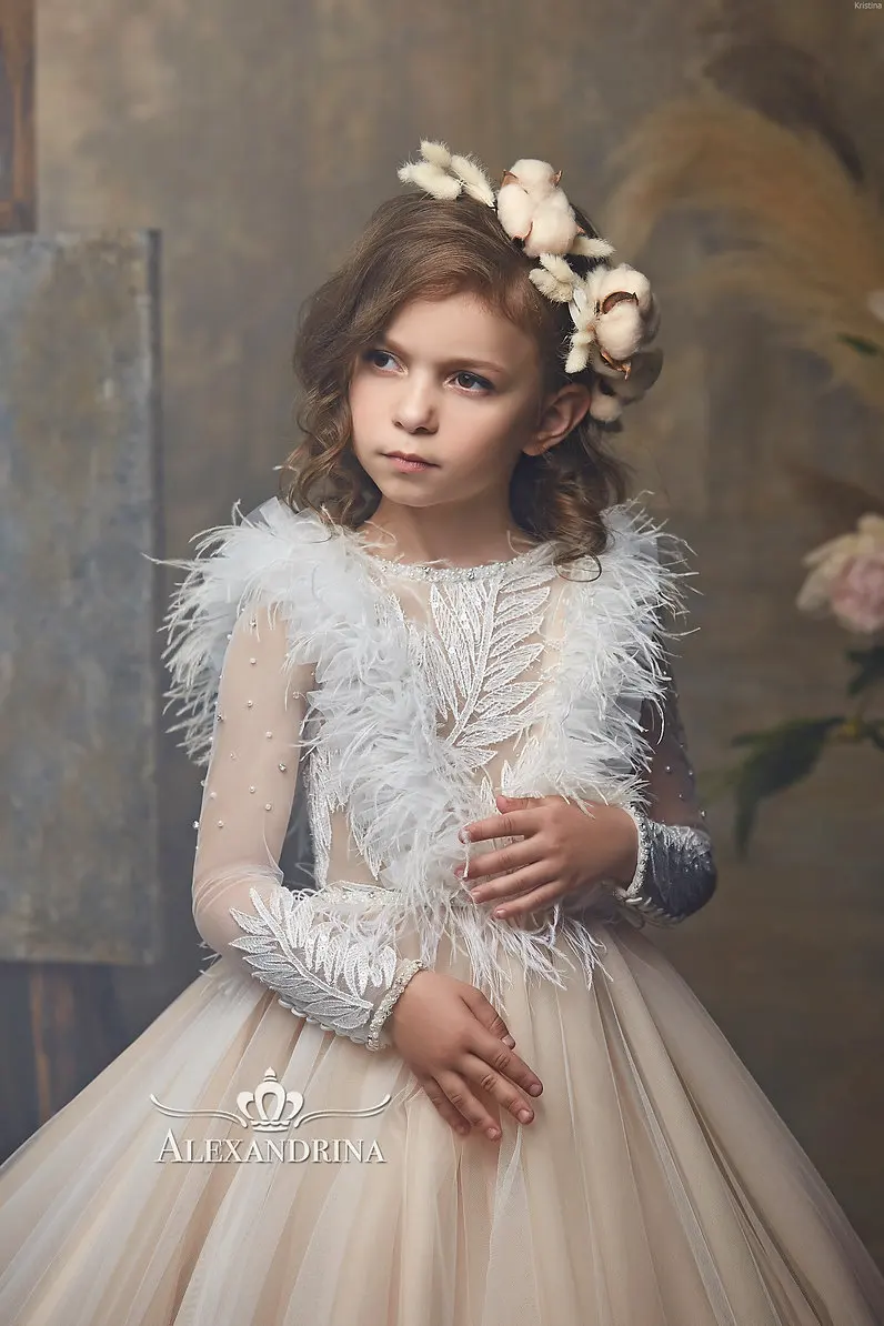 Luxury Feather Lace Flower Girl Dresses for Wedding 2022 Long Sleeve Appliqued Beaded Kids Ball Gown Pageant Dresses For Girls