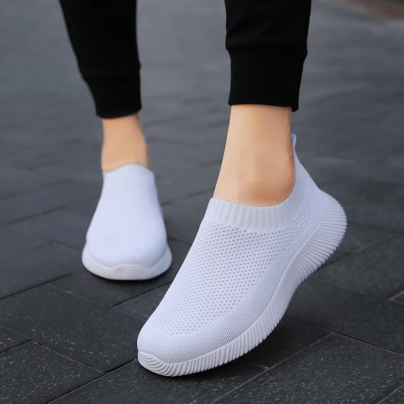 

Large Size 43 Breathable Mesh Thick Soled Sports Shoes Women's Slide on Soft Women's Casual Running Shoes Mesh Socks Flat Shoes